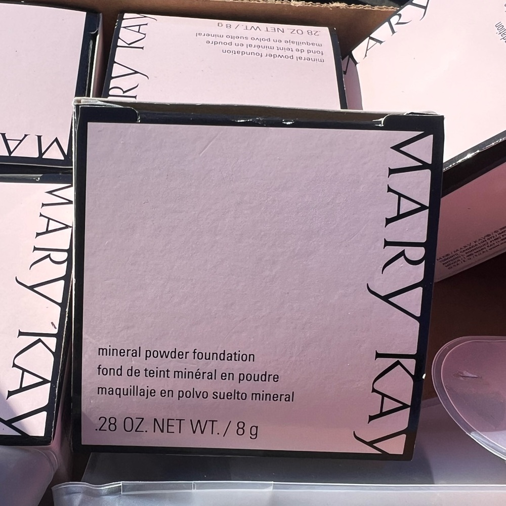Mary Kay Mineral Powder Foundation - Bronze 3
